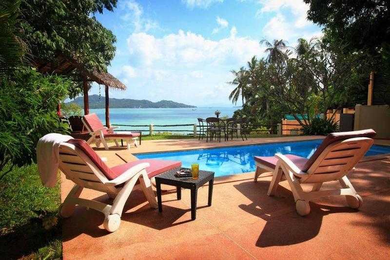 Villa for rent in Thailand overlooking the sea on the beautiful island of Koh Phangan.