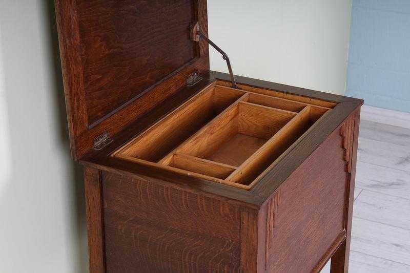 VINTAGE 1940 039s SEWING BOX, SUPERB CONDITION CAN COURIER