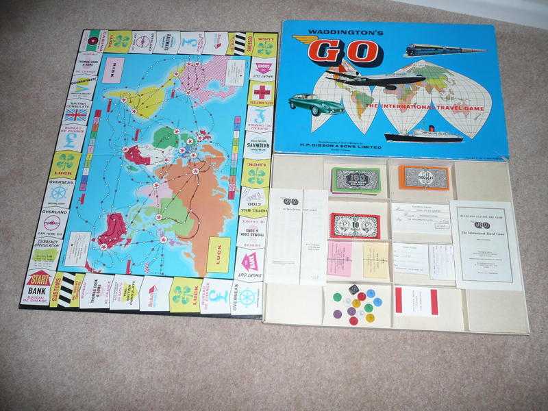 Vintage 1961 Waddington039s Go Board Game