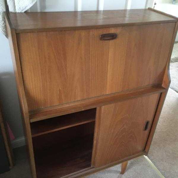 VINTAGE BUREAU