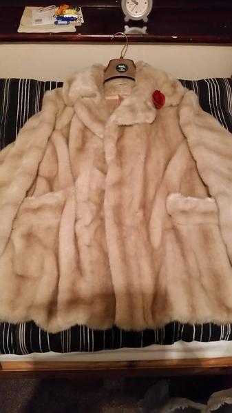 Vintage faux fur coat (looks and feels real)