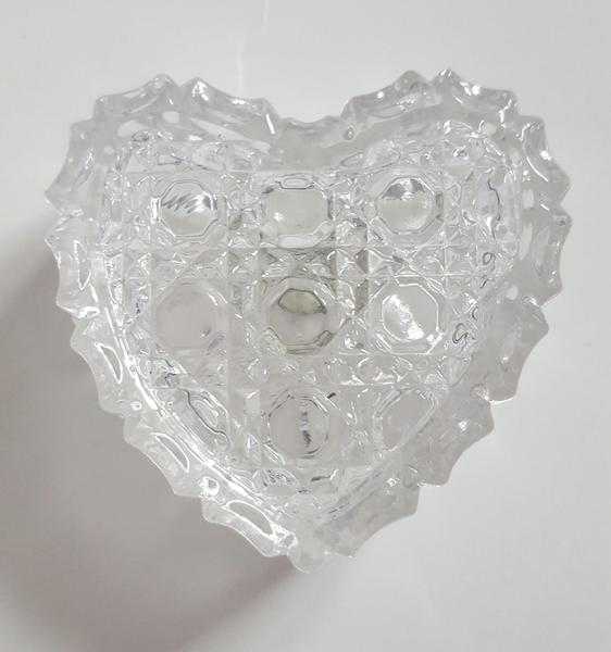 Vintage heart shaped trinklet box