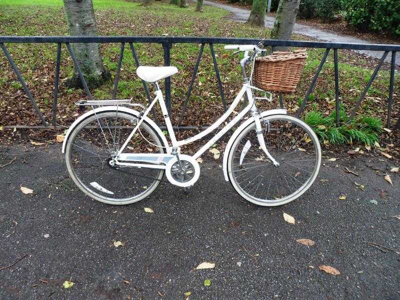 VINTAGE LADIES RALEIGH Caprice Bicycle. Fully Serviced amp Ready To Ride. Wicker Basket. Comfort Seat