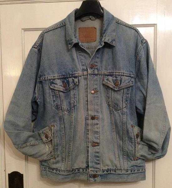 Vintage Levis Denim Trucker Jacket (70507-4890)