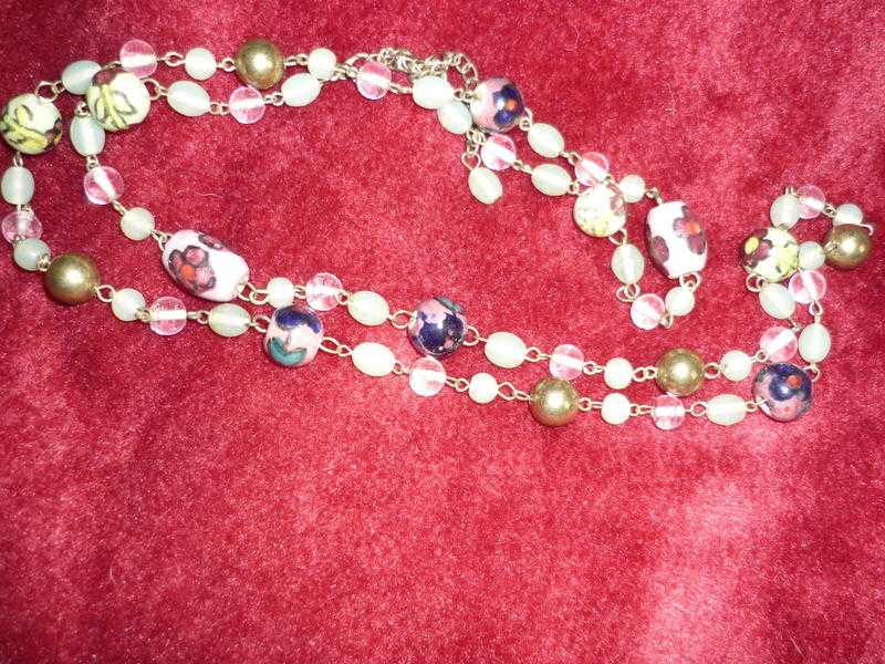 VINTAGE  LONG  NECKLACE  36  inch  long  MADE  OF  GLASS  amp  POTTERY