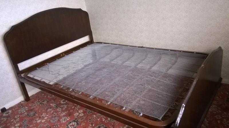 vintage metal bed