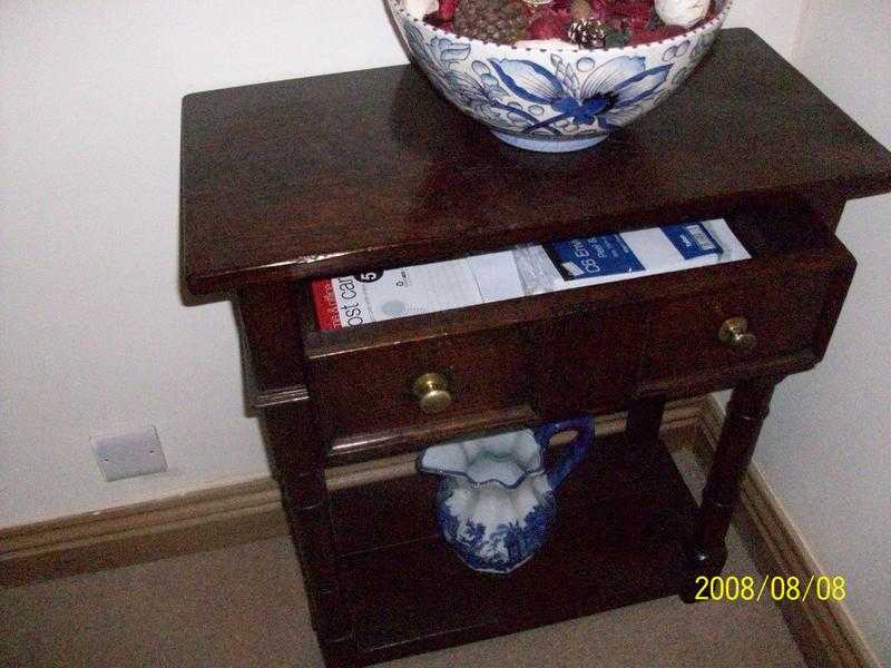 VINTAGE SOLID OAK SMALL TABLE WITH FEATURE DRAWER - EXCELLENT CONDITION.