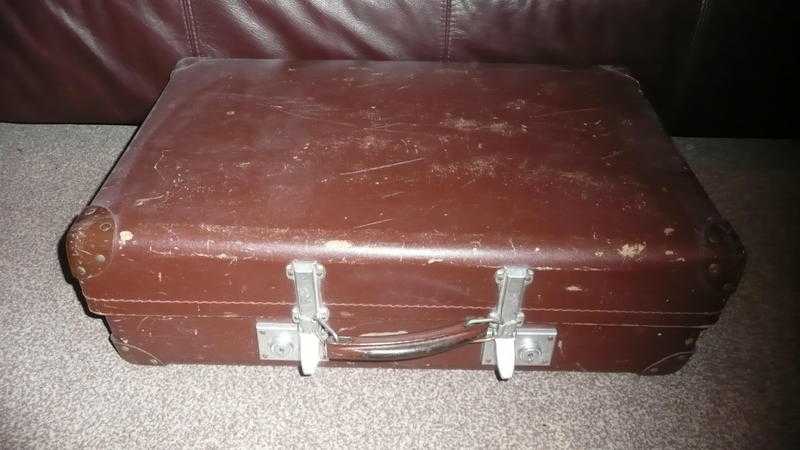 VINTAGE SUITCASE