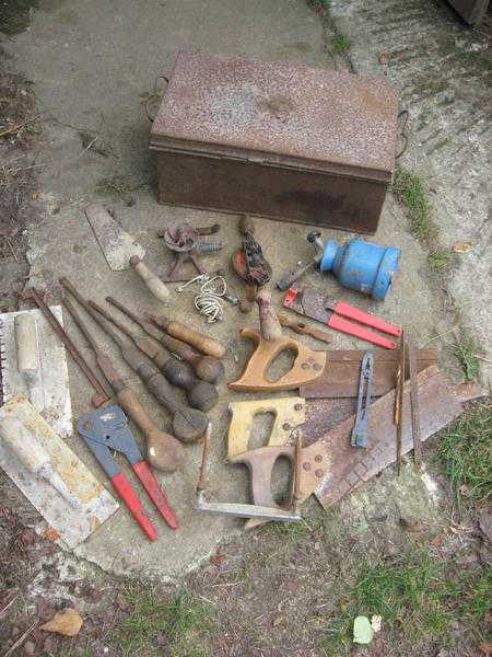 Vintage Tools  Metal Box