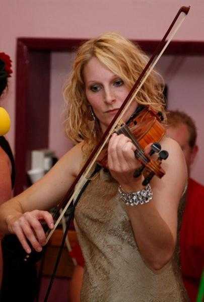 VIOLIN TUITION FOR BEGINNERS