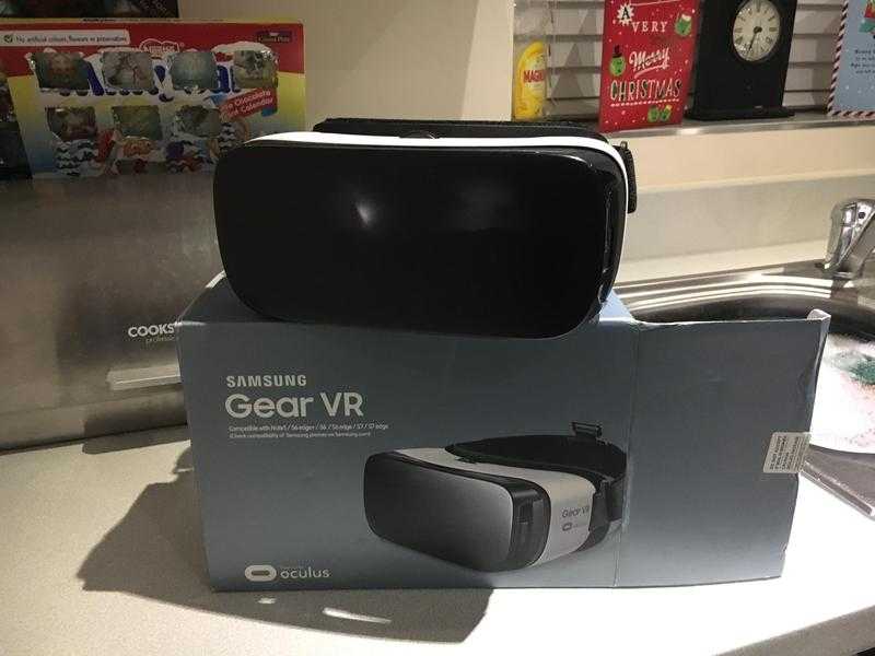 VIRTUAL REALITY GOGGLES