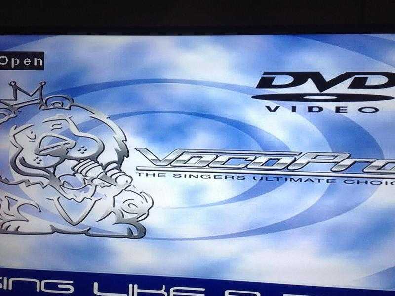 VOCOPRO - DVX-668K - KARAOKE DVD PLAYER, USB