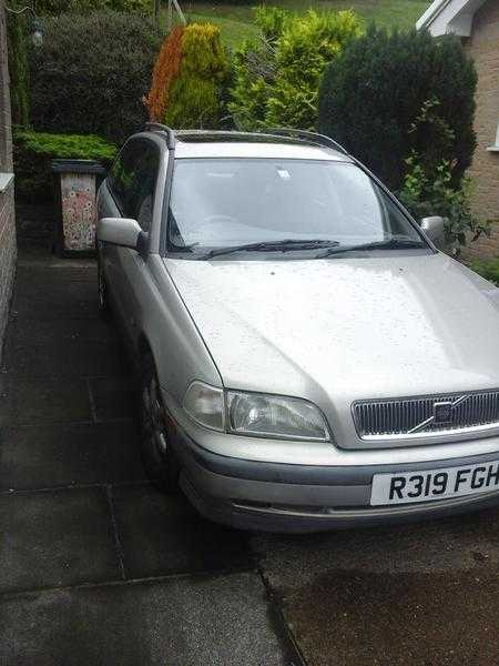 VOLVO. REDUCED PRICE ANY IFFERS AROUND 550