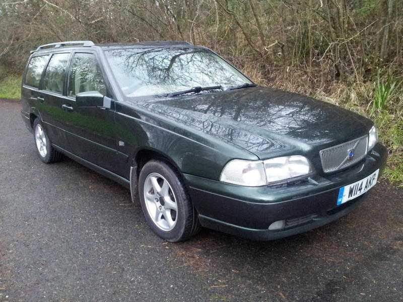 Volvo V70 2.4 Classic Estate Green Manual FSH (2000 W)