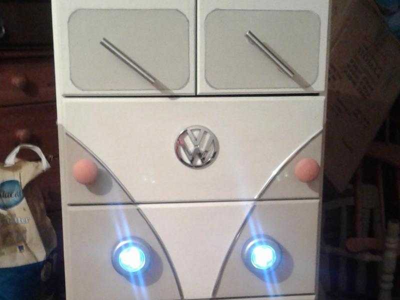 Vw chest of drawers