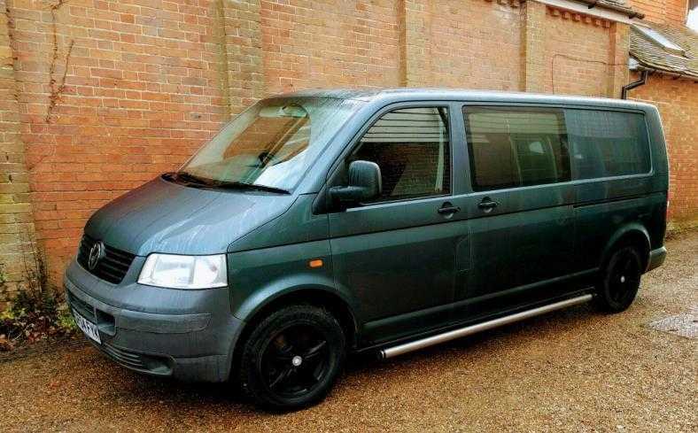 VW TRANSPORTER  T5    LWB   Kombi day van