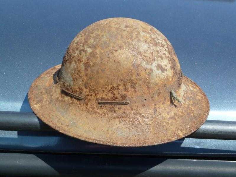 W W 1 BRITISH STEEL HELMET