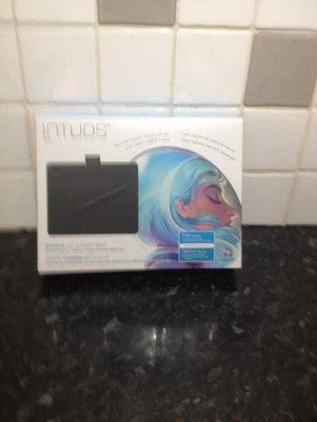 wacom intuos art pen and touch small - brand new and sealed