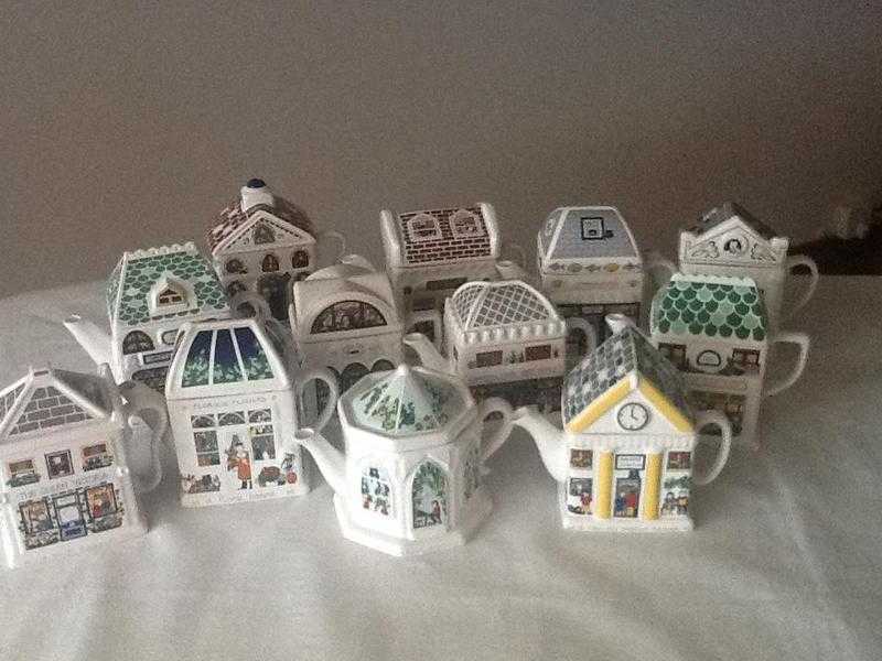 WADE original, decorative set of 12 TEAPOTS designed by Barry Smith amp Barbara Wootton