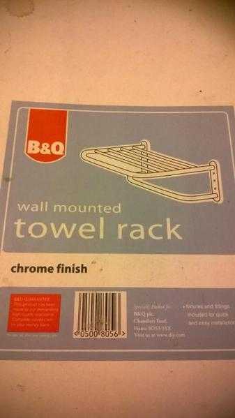 wall  mounted towel rack