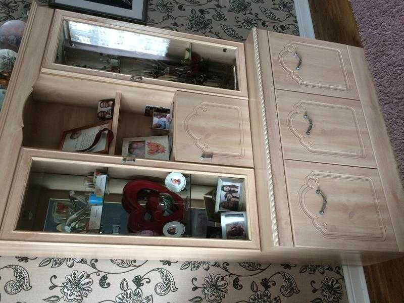 Wall unit and hifi cabinet