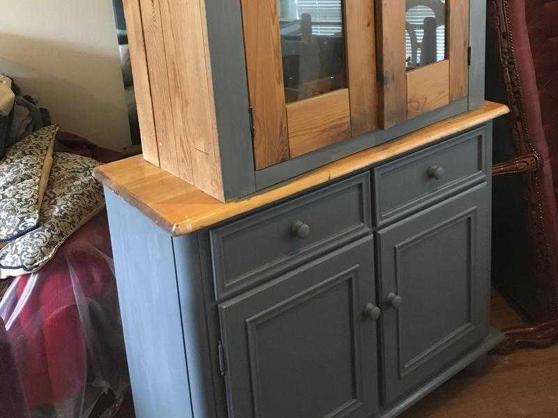 Wall unit and sideboard (solid)