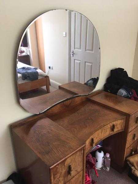 Walnut Burr Dresser Immaculate mirror