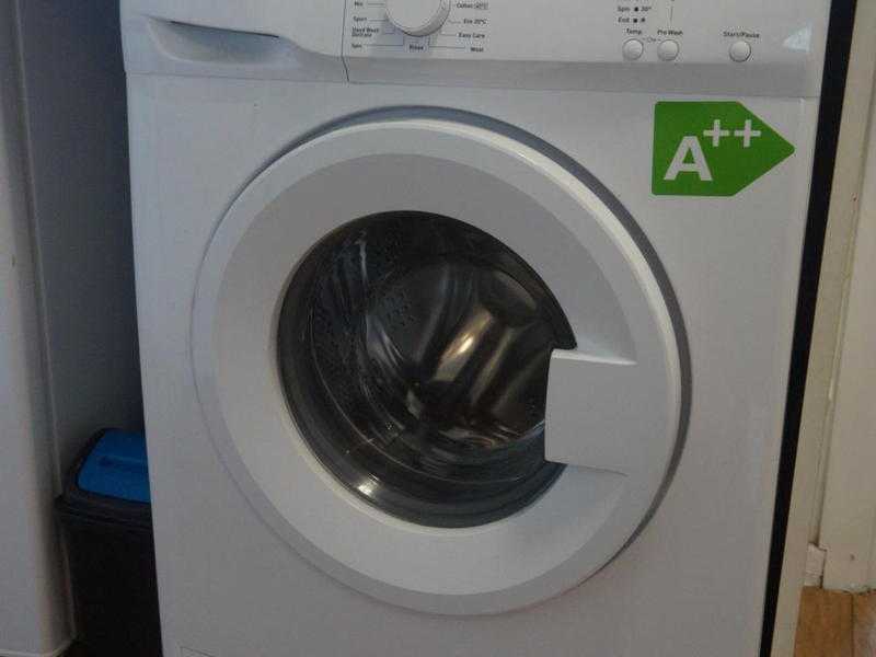 Washing machine - Almost new