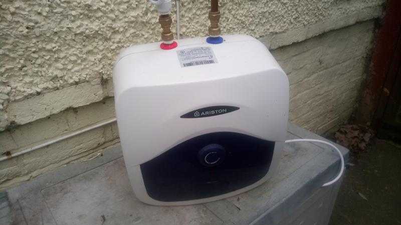 Water Heater Ariston, hardly used, buyer collects, Shoreham by Sea