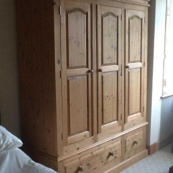 Waxed pine triple wardrobe