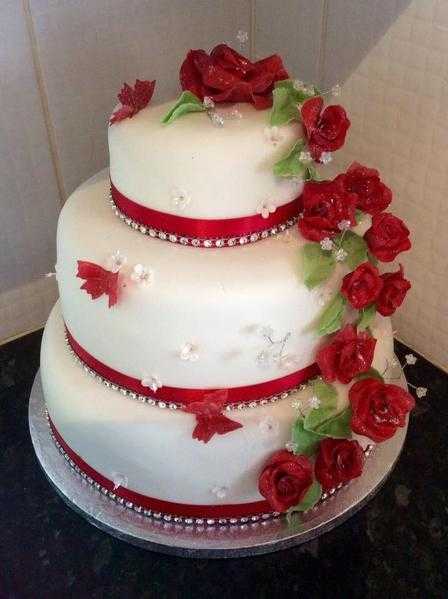 Wedding cakes hand made, lovely designs available