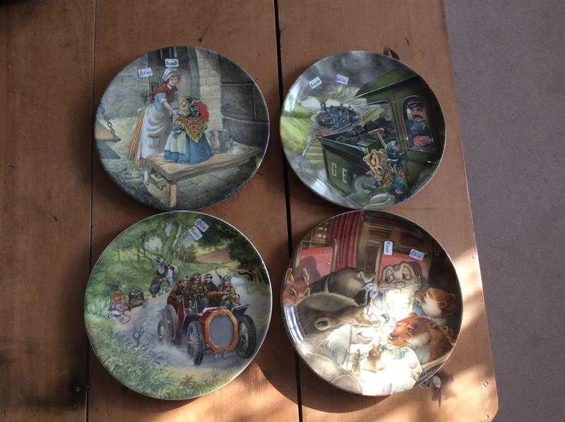 Wedgewood wind in the willows plates