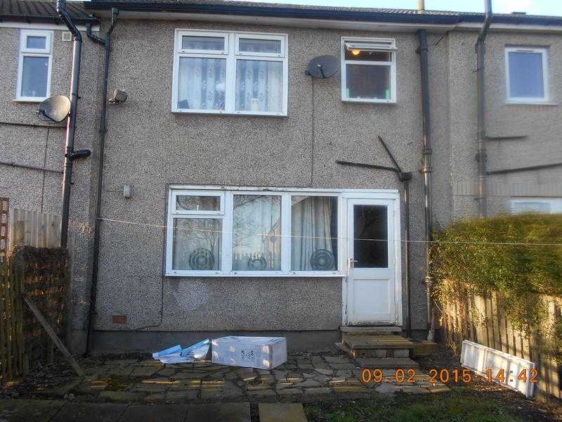 Well presented immaculate two bedroom house to let in BD6