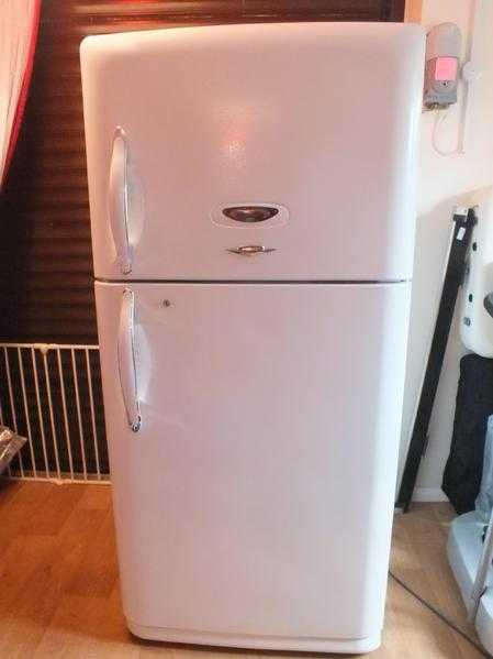 WESTPOINT LARGE AMERICAN FRIDGE FREEZER WITH SILENT TECHNOLOGY