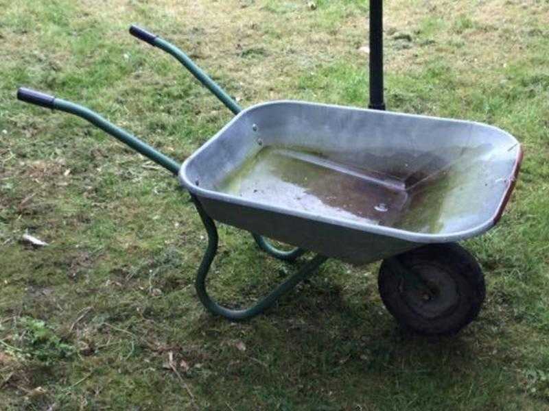 WHEELBARROW (Builders)