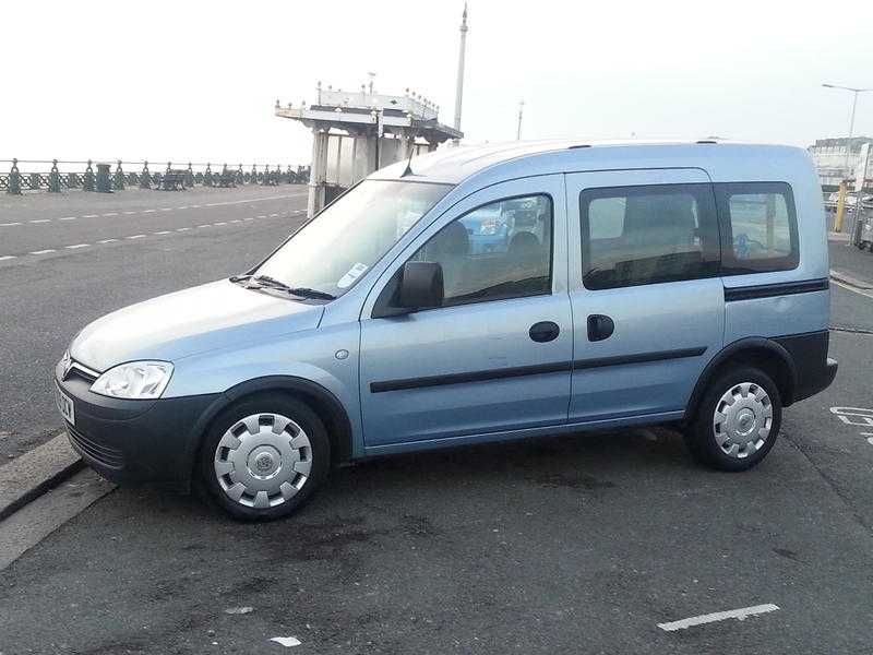 WHEELCHAIR ACCESSIBLE VAUXHALL COMBO TOUR ESSENTIA 2009, 1.4 Ltr, 5 Door. Very Good ConditionTyresMOT, Reg.Service History