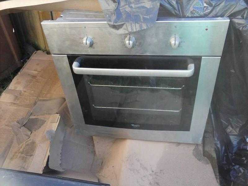 Whirlpool 60 Litres Built In Oven Inox AKP 539 IX   reasonable offers accepted  no time wasters