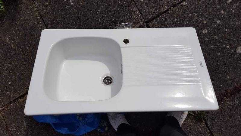 White 039FRANKE039 ceramic sink