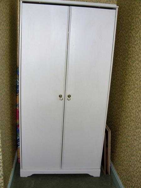 white 2 door wardrobe