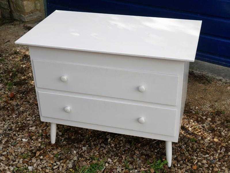 White 2-drawer chest of drawers