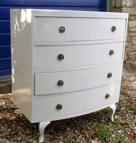 White 4-drawer chest of drawers