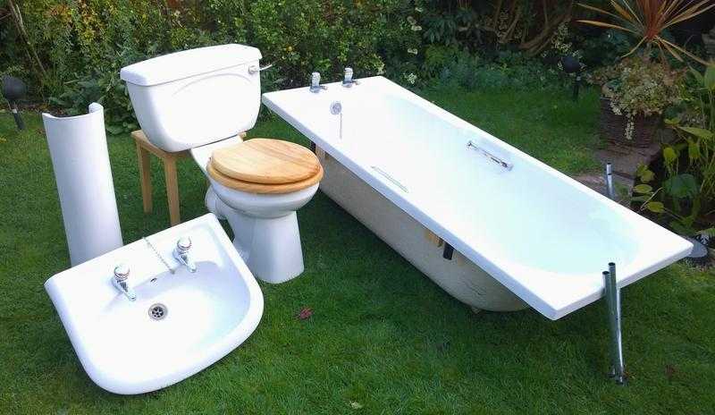 White Bathroom Suite (Sink,Bath amp WC) with Taps