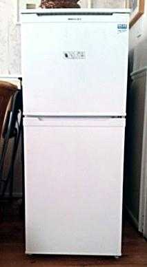 White, Beko 6040 fridge freezer.Approx 5 ft high. Excellent working order