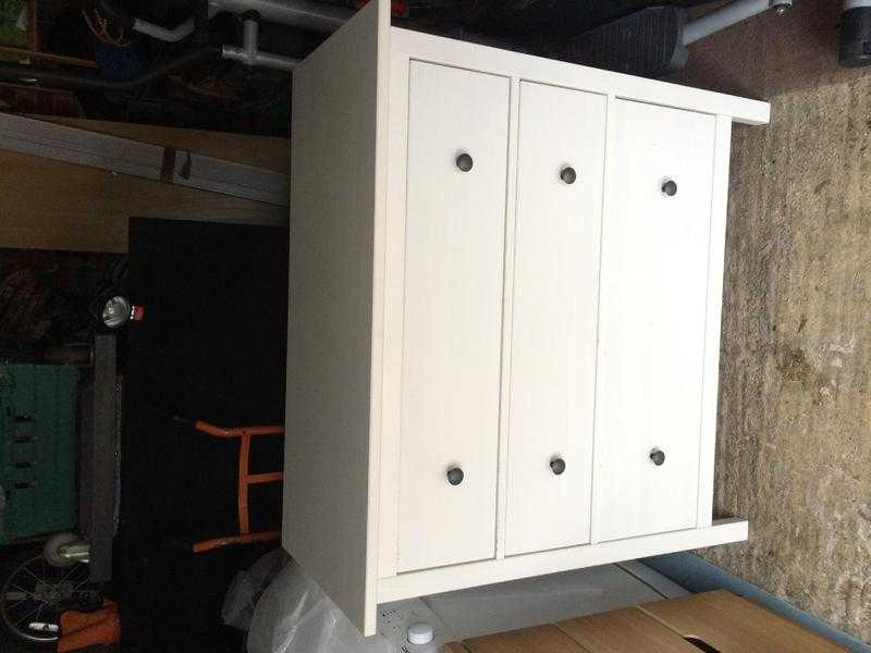 White chest drawer