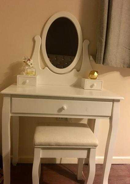 White dressing table