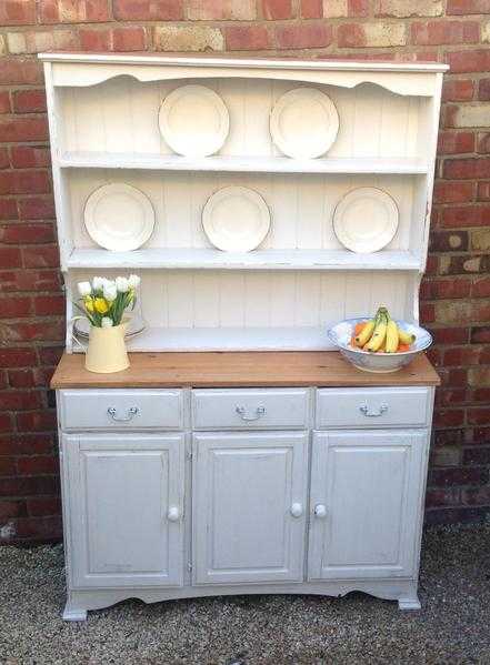 White shabby chic Paine Welsh dresser