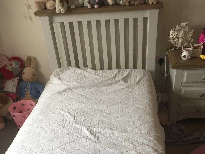 White solid wood single bed