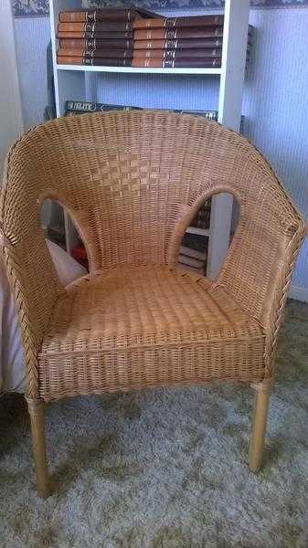 WICKER CHAIR