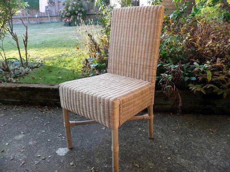 WICKER CHAIR