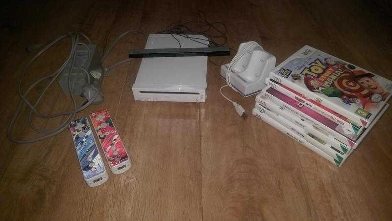 Wii console  controllers  games